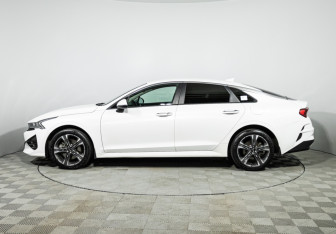 Подержанный автомобиль Kia K5 2020 года (8 фото)