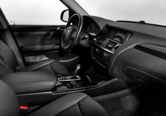 Подержанный автомобиль BMW X3 2015 года (15 фото)