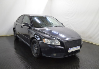 Подержанный автомобиль Volvo S40 2007 года (3 фото)