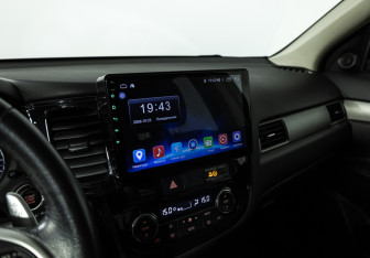 Подержанный автомобиль Mitsubishi Outlander 2014 года (16 фото)