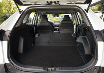 Подержанный автомобиль Toyota RAV4 2022 года (22 фото)
