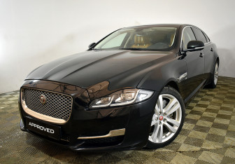 Подержанный автомобиль Jaguar XJ 2016 года (4 фото)