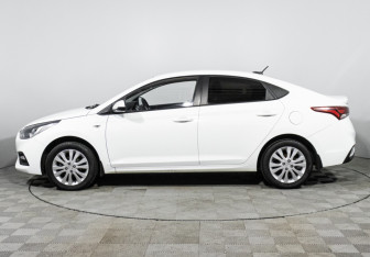 Подержанный автомобиль Hyundai Solaris Sedan 2017 года (8 фото)