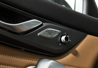 Подержанный автомобиль Changan CS95 2024 года (17 фото)