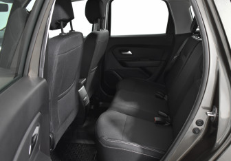 Подержанный автомобиль Renault Duster 2022 года (12 фото)