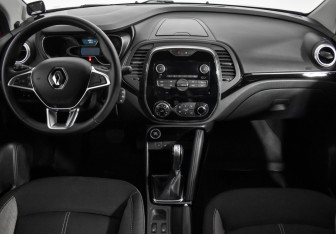 Подержанный автомобиль Renault Kaptur 2020 года (14 фото)