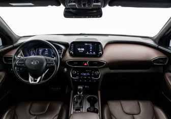 Подержанный автомобиль Hyundai Santa Fe 2018 года (10 фото)