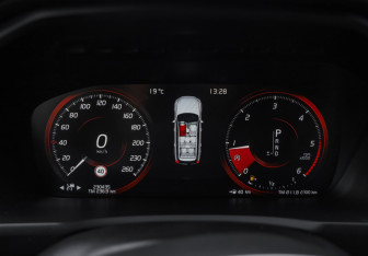 Подержанный автомобиль Volvo XC90 2019 года (16 фото)