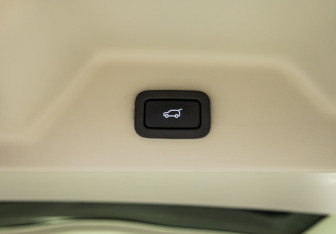 Подержанный автомобиль Land Rover Range Rover 2018 года (24 фото)