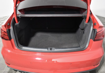 Подержанный автомобиль Audi A3 Sedan 2019 года (20 фото)