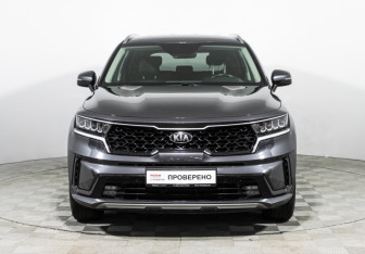 Подержанный автомобиль Kia Sorento 2021 года (2 фото)