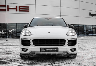 Подержанный автомобиль Porsche Cayenne 2016 года (4 фото)