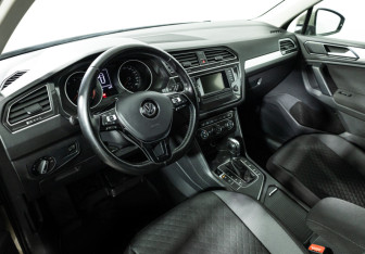 Подержанный автомобиль Volkswagen Tiguan 2017 года (11 фото)
