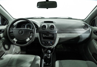 Подержанный автомобиль Chevrolet Lacetti Wagon 2012 года (13 фото)