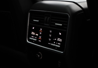 Подержанный автомобиль Porsche Cayenne 2020 года (24 фото)