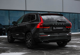 Подержанный автомобиль Volvo XC60 2021 года (9 фото)