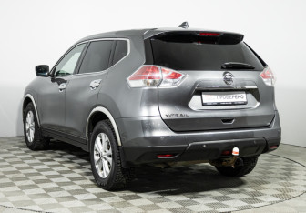 Подержанный автомобиль Nissan X-Trail 2018 года (7 фото)