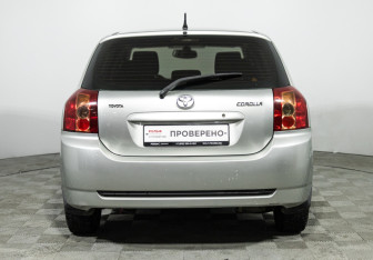 Подержанный автомобиль Toyota Corolla Hatchback 2006 года (6 фото)