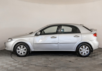 Подержанный автомобиль Chevrolet Lacetti Hatchback 2008 года (7 фото)