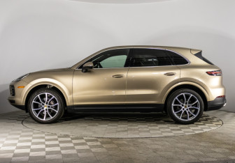 Подержанный автомобиль Porsche Cayenne 2019 года (8 фото)