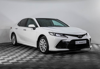 Подержанный автомобиль Toyota Camry Sedan 2021 года (3 фото)