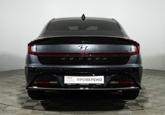 Подержанный автомобиль Hyundai Sonata 2022 года (6 фото)