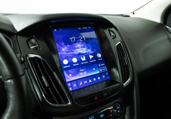 Подержанный автомобиль Ford Focus Hatchback 2013 года (17 фото)