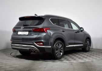 Подержанный автомобиль Hyundai Santa Fe 2019 года (5 фото)