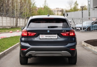 Подержанный автомобиль BMW X1 2016 года (7 фото)