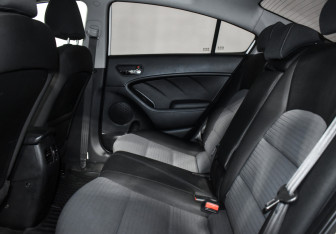 Подержанный автомобиль Kia Cerato Sedan 2013 года (12 фото)