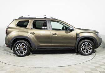 Подержанный автомобиль Renault Duster 2021 года (4 фото)