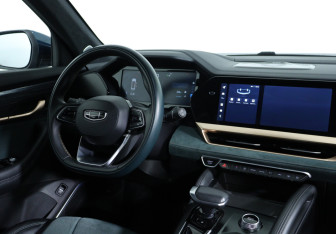 Подержанный автомобиль Geely Monjaro 2023 года (12 фото)