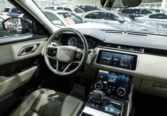 Подержанный автомобиль Land Rover Range Rover Velar 2021 года (19 фото)