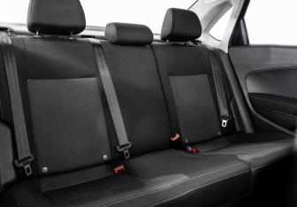 Подержанный автомобиль Volkswagen Polo Sedan 2015 года (18 фото)