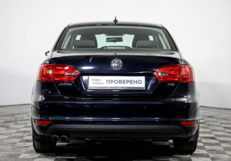 Подержанный автомобиль Volkswagen Jetta Sedan 2013 года (6 фото)