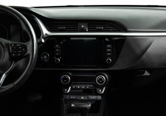 Подержанный автомобиль Kia Rio Sedan 2021 года (14 фото)