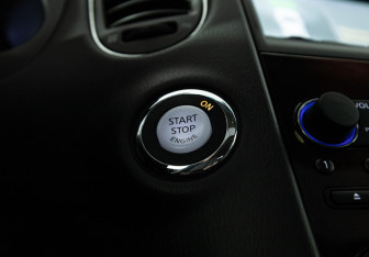 Подержанный автомобиль Infiniti QX50 2016 года (21 фото)