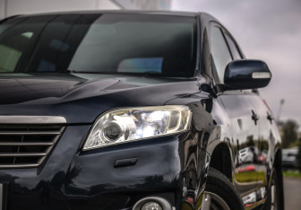 Подержанный автомобиль Toyota RAV4 2012 года (2 фото)