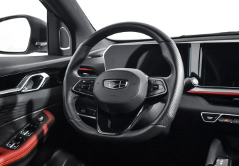 Подержанный автомобиль Geely Coolray 2023 года (15 фото)
