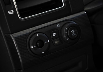 Подержанный автомобиль Chevrolet Captiva 2013 года (13 фото)