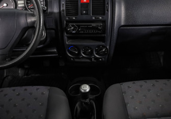 Подержанный автомобиль Hyundai Getz 2005 года (12 фото)