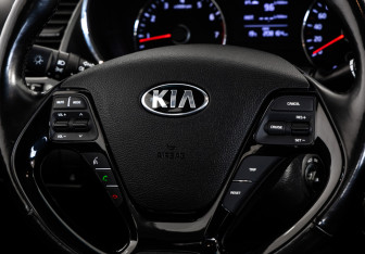 Подержанный автомобиль Kia Cerato Sedan 2018 года (11 фото)
