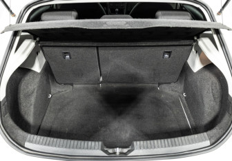 Подержанный автомобиль SEAT Leon Hatchback 2014 года (16 фото)