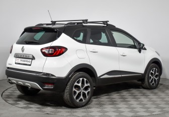 Подержанный автомобиль Renault Kaptur 2016 года (5 фото)