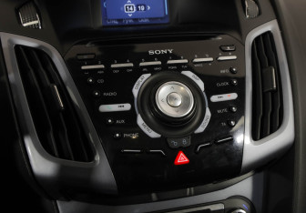 Подержанный автомобиль Ford Focus Hatchback 2011 года (17 фото)