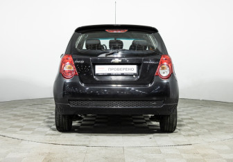 Подержанный автомобиль Chevrolet Aveo Hatchback 2008 года (6 фото)