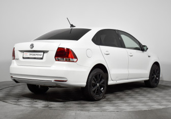 Подержанный автомобиль Volkswagen Polo Sedan 2018 года (5 фото)