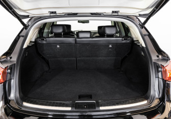 Подержанный автомобиль Infiniti QX70 2015 года (27 фото)