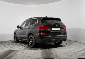 Подержанный автомобиль BMW X3 2018 года (7 фото)