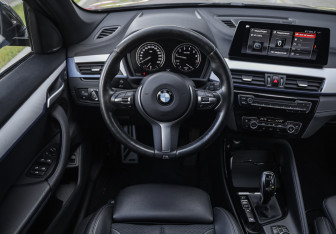 Подержанный автомобиль BMW X1 2019 года (12 фото)